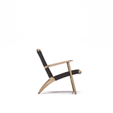 كرسي صالة من تصميم Hans J. Wegner